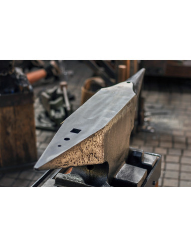 Kovadlina dvourohá 200kg